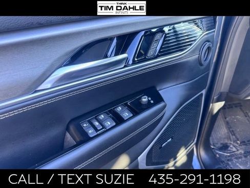 Used 2023 Jeep Wagoneer Series II AWD/4WD image 11
