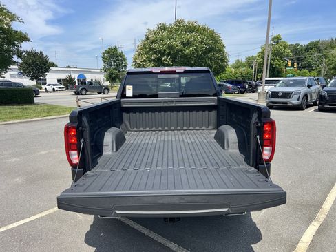 Used 2025 GMC Sierra 1500 Elevation w/ Preferred Package AWD/4WD image 15