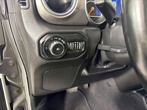 Used 2021 Jeep Wrangler Unlimited Sahara AWD/4WD image 14