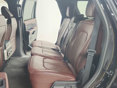 Used 2024 Ford Expedition Limited AWD/4WD image 34