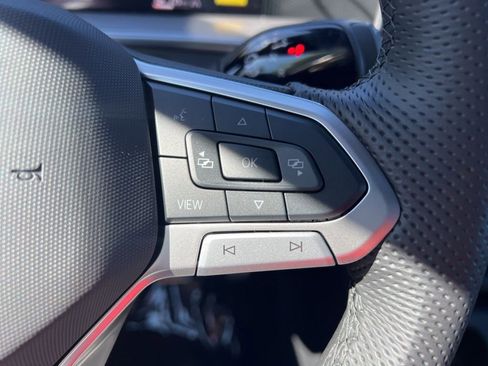 New 2025 Volkswagen Tiguan SE R-Line image 33