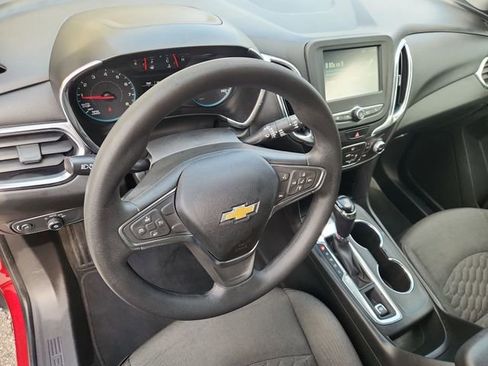 Used 2018 Chevrolet Equinox LT image 10