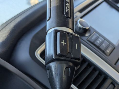 Used 2019 Nissan Titan S w/ S Utility Package image 26