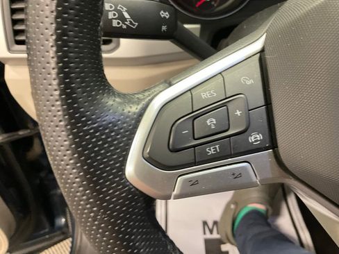 Used 2021 Volkswagen Atlas SE image 10