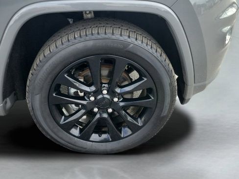 Used 2019 Jeep Grand Cherokee Altitude image 10