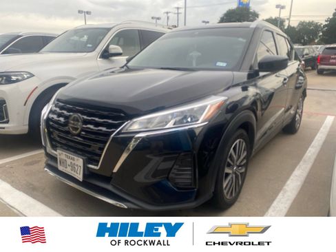 Used 2021 Nissan Kicks SV FWD image 1