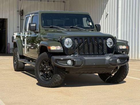 Used 2022 Jeep Gladiator Sport AWD/4WD image 2