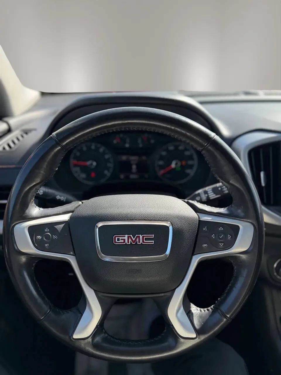 Used 2018 GMC Terrain SLE w/ Driver Convenience Package AWD/4WD image 13