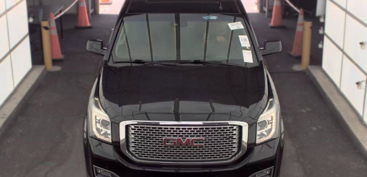 Used 2017 GMC Yukon Denali w/ Open Road Package AWD/4WD image 2
