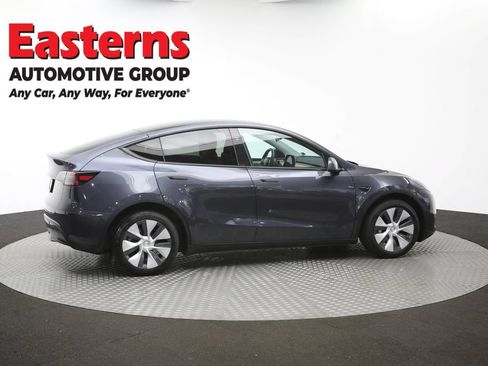 Used 2024 Tesla Model Y Long Range AWD/4WD image 36