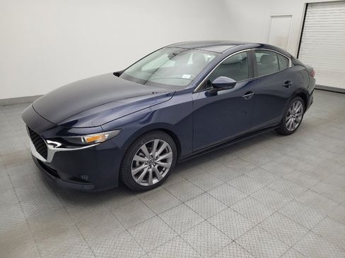 Used 2021 MAZDA MAZDA3 s FWD image 2