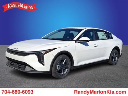 New 2025 Kia K4 LXS