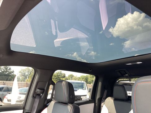 New 2026 Chevrolet Silverado EV 4x4 Crew Cab image 17