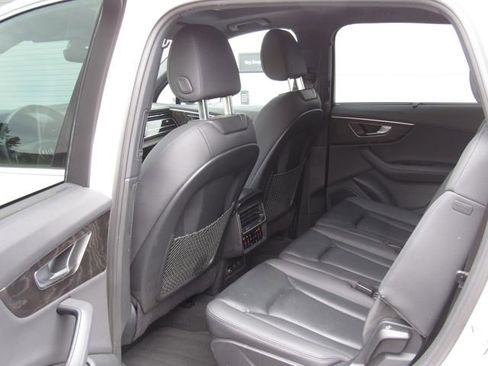 Used 2023 Audi Q7 2.0T Premium Plus w/ Premium Plus Package AWD/4WD image 13