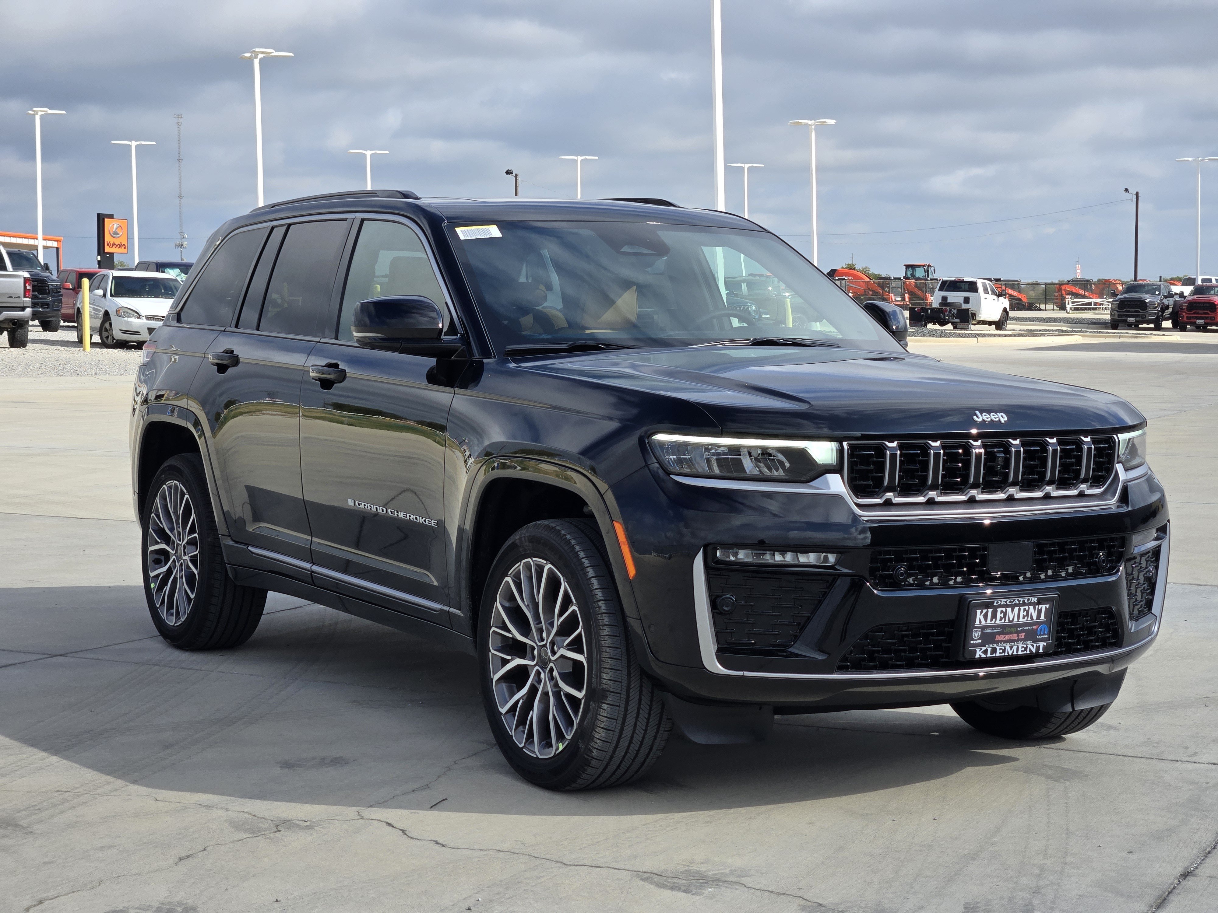 New 2027 Jeep Grand Cherokee Summit AWD/4WD image 3