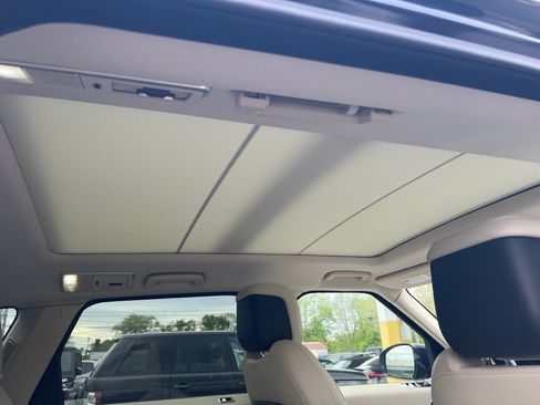Used 2019 Land Rover Range Rover Sport HSE AWD/4WD image 29
