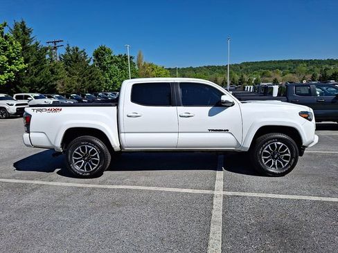 Certified 2023 Toyota Tacoma TRD Sport AWD/4WD image 7