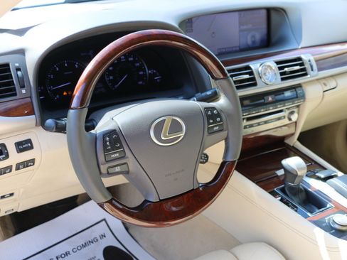 Used 2014 Lexus LS 460 w/ Comfort Package image 19