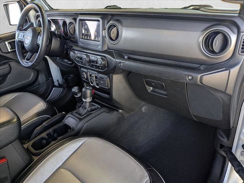 Used 2022 Jeep Gladiator Sport image 21