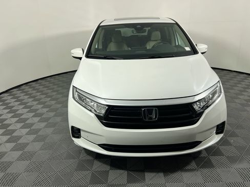 Used 2024 Honda Odyssey Elite image 9