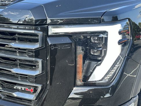 Used 2025 GMC Sierra 2500 AT4 w/ AT4 Premium Plus Package AWD/4WD image 11