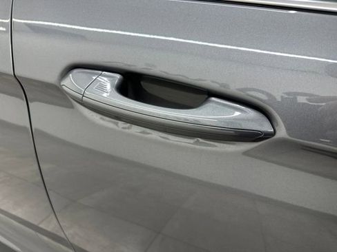 Certified 2024 Ford Edge SEL image 9