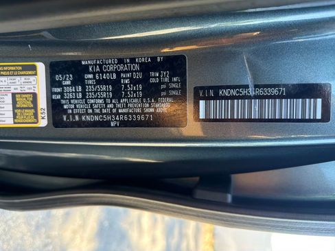 Used 2024 Kia Carnival EX FWD image 32