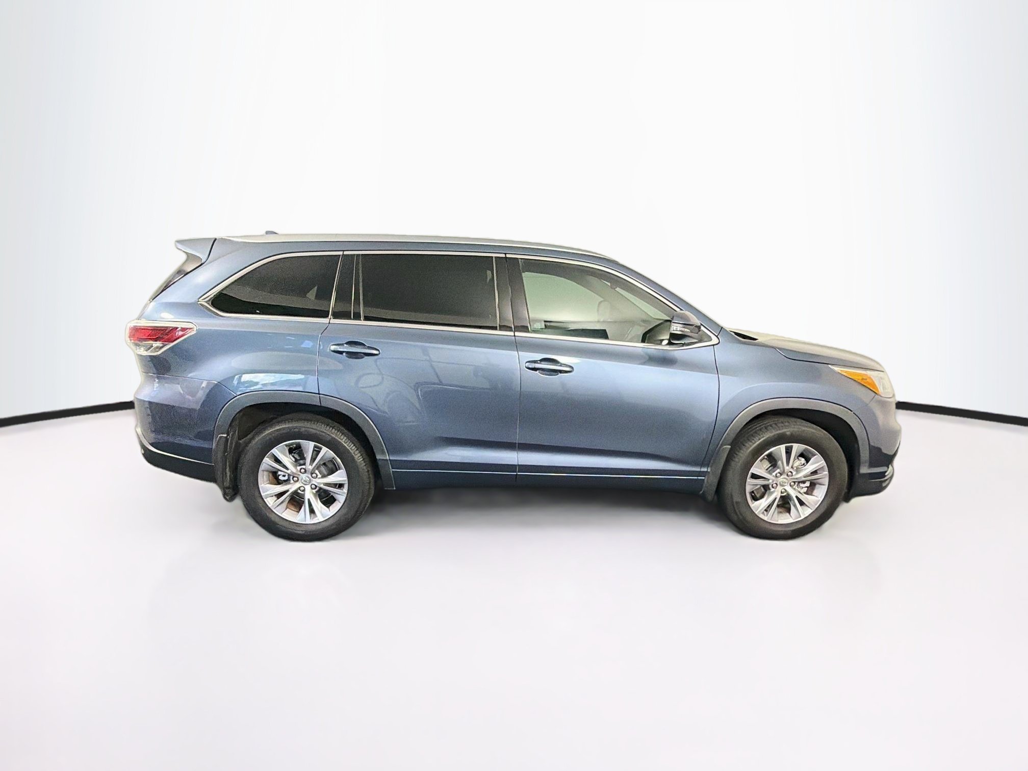 Used 2015 Toyota Highlander XLE FWD image 10
