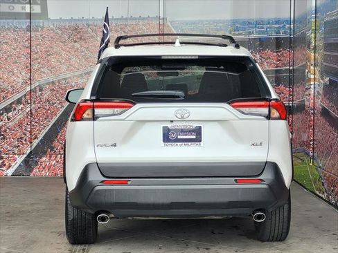Certified 2023 Toyota RAV4 XLE Premium FWD image 7