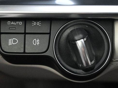 Certified 2023 Porsche Panamera Platinum Edition image 24