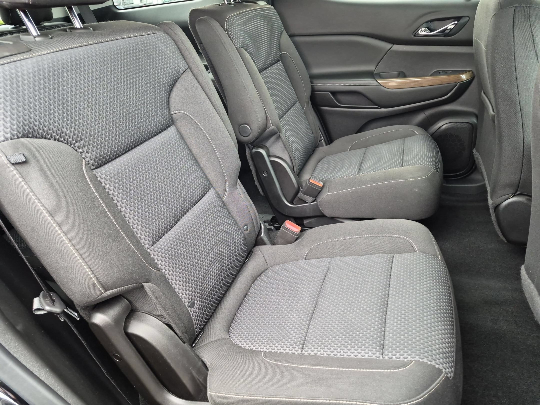 Certified 2021 GMC Acadia SLE w/ Driver Convenience Package FWD image 27
