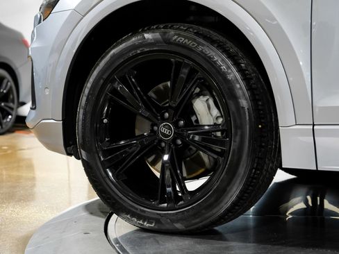 Used 2022 Audi Q8 Premium Plus w/ Premium Plus Package image 62