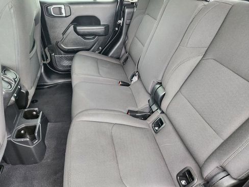 Used 2023 Jeep Gladiator Sport image 14