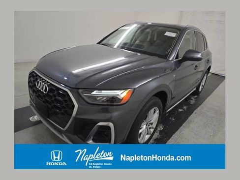 Used 2022 Audi Q5 2.0T Premium w/ Convenience Package AWD/4WD image 1