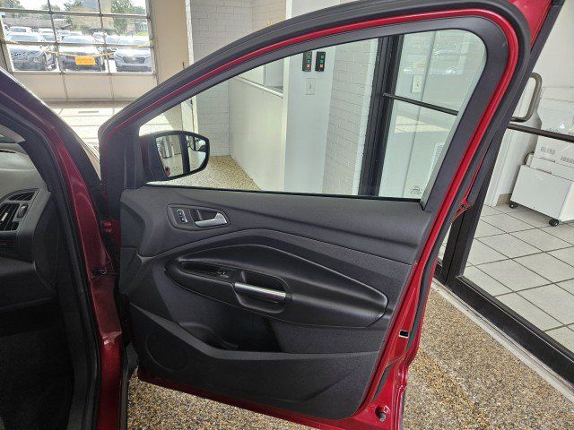 Used 2014 Ford Escape SE w/ Equipment Group 201A AWD/4WD image 15
