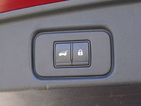 Used 2022 Nissan Pathfinder SL image 39