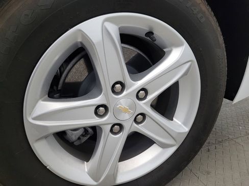 Used 2024 Chevrolet Malibu LS image 31