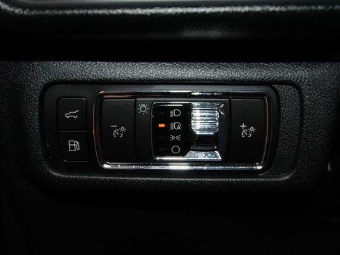 Used 2025 Lincoln Corsair Grand Touring w/ Towing Package AWD/4WD image 10