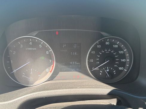 Used 2017 Hyundai Elantra SE FWD image 5