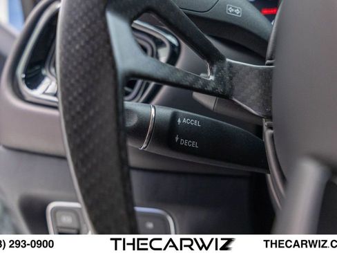 Used 2023 Aston Martin V8 Vantage Coupe RWD image 55