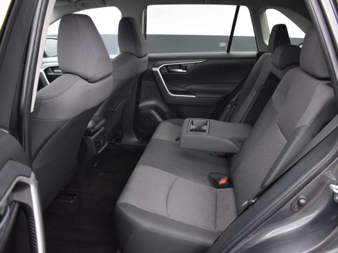 Used 2025 Toyota RAV4 XLE AWD/4WD image 12