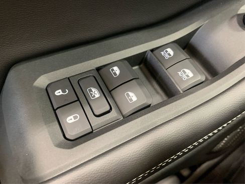 Used 2025 Jeep Grand Cherokee L Altitude AWD/4WD image 30