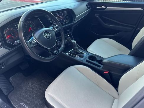 Used 2019 Volkswagen Jetta R-Line image 10
