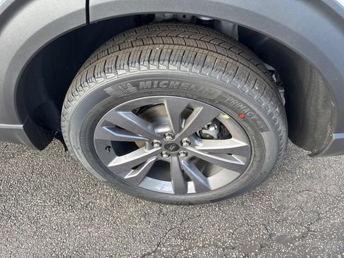 New 2026 Ford Explorer Active w/ Active Comfort Package AWD/4WD image 18