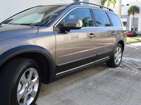Used 2011 Volvo XC70 3.2 w/ Premium Pkg image 17