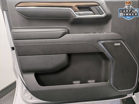 Used 2023 Chevrolet Silverado 1500 RST w/ Redline Edition AWD/4WD image 8