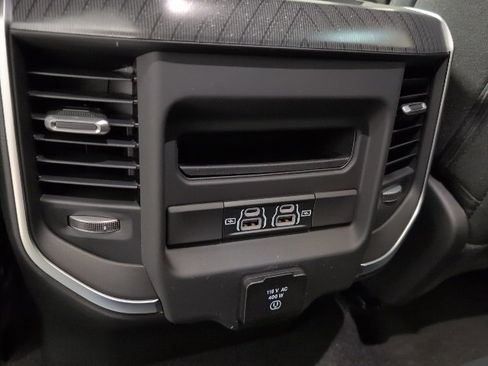 New 2026 RAM 1500 4x4 Crew Cab image 32