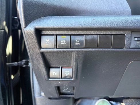 Used 2024 Toyota Sienna XLE Woodland Edition image 10