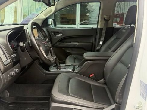 Used 2021 GMC Canyon AT4 w/ Driver Alert Package AWD/4WD image 4