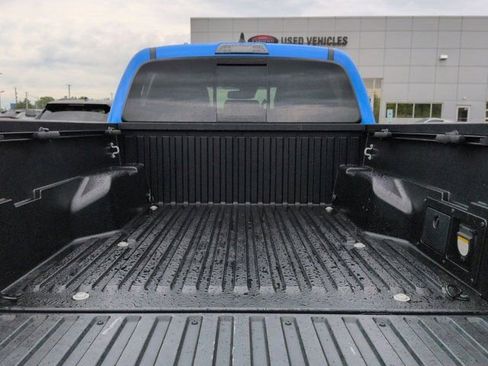 Certified 2020 Toyota Tacoma TRD Off-Road w/ TRD Premium Off Road Package AWD/4WD image 18